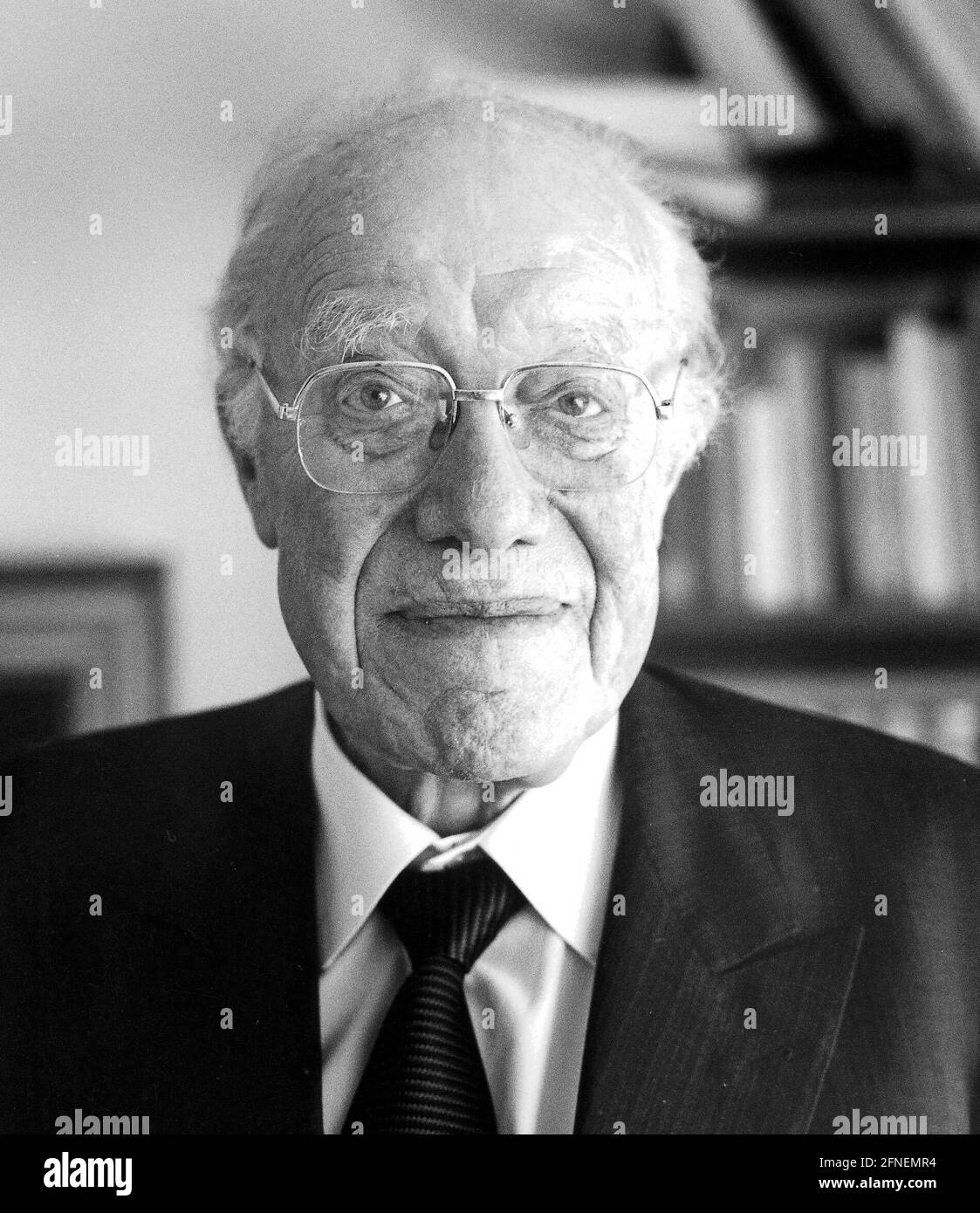 Heinz Maier-Leibnitz (28 marzo 1911) fisico nucleare tedesco e scienziato Max Planck, Monaco (1997). [traduzione automatizzata] Foto Stock