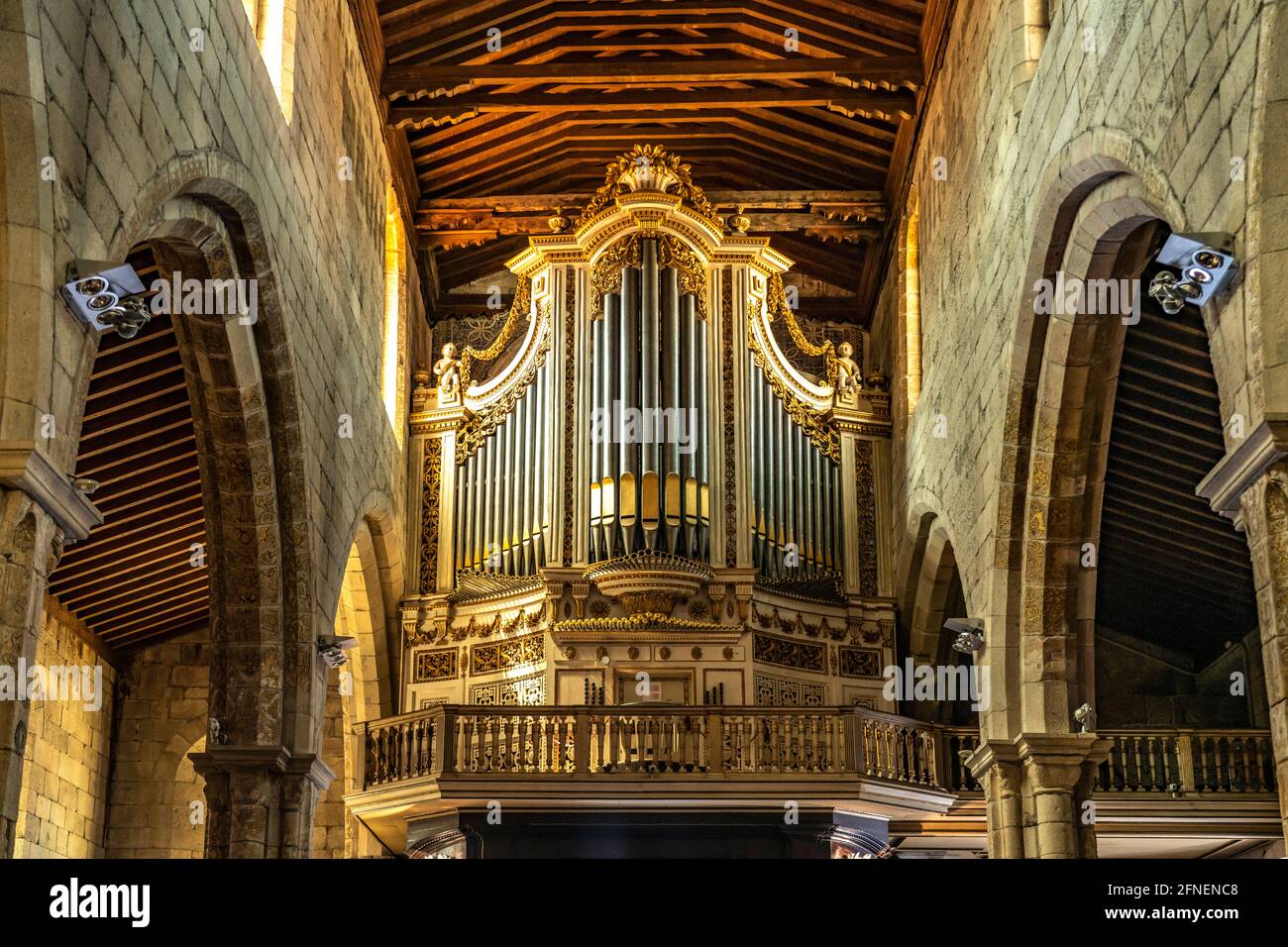Kirchengel der Kirche Igreja de Nossa Senhora da Oliveira, Guimaraes, Portugal, Europa | Igreja de Nossa Senhora da Oliveira Guimaraes chiesa o. Foto Stock