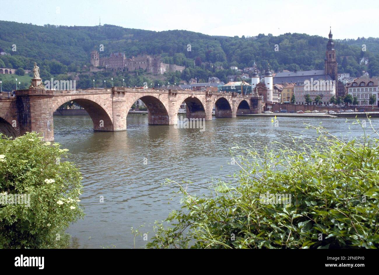 Vecchio ponte (Carl-Theodor-Brücke) sul Neckar a Heidelberg. [traduzione automatizzata] Foto Stock