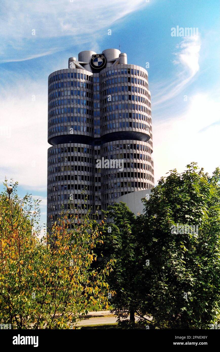 Sede BMW vicino al Parco Olimpico di Monaco. [traduzione automatizzata] Foto Stock