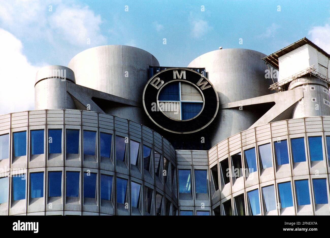 Logo della sede BMW di Monaco. [traduzione automatizzata] Foto Stock