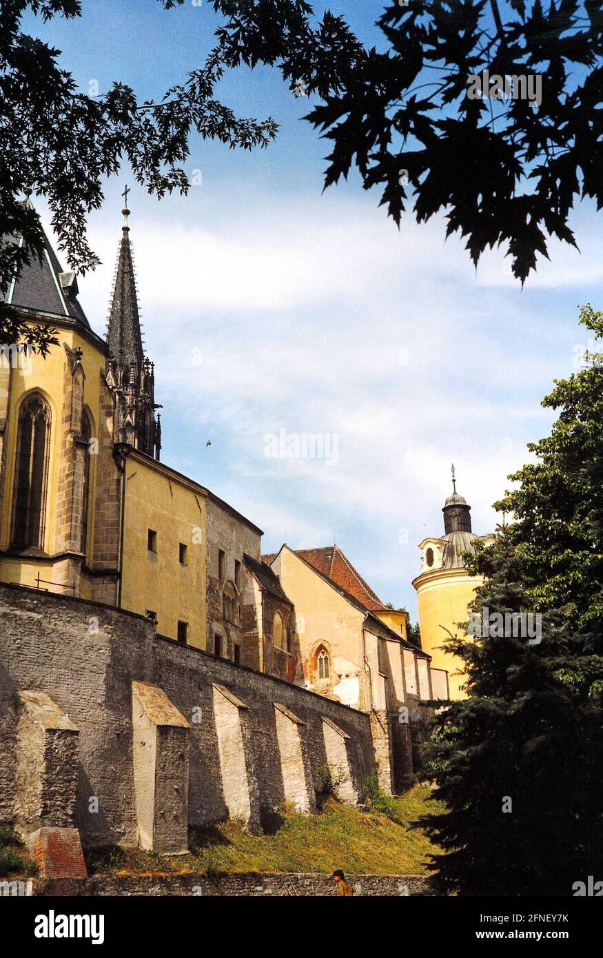 Alla parete della cattedrale di Olomouc (Olmütz) in Moravia, dove circa 300 oggetti sono sotto protezione monumento. [traduzione automatizzata] Foto Stock