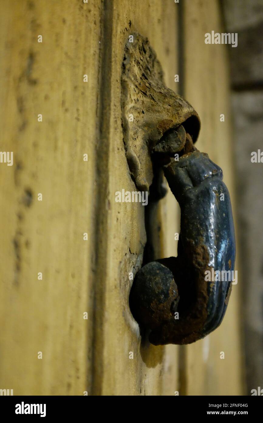 Pomello batticalcagno a forma di mano e palla a Sète, vicino a Montpellier, Occitanie, Francia meridionale, Sud della Francia Foto Stock