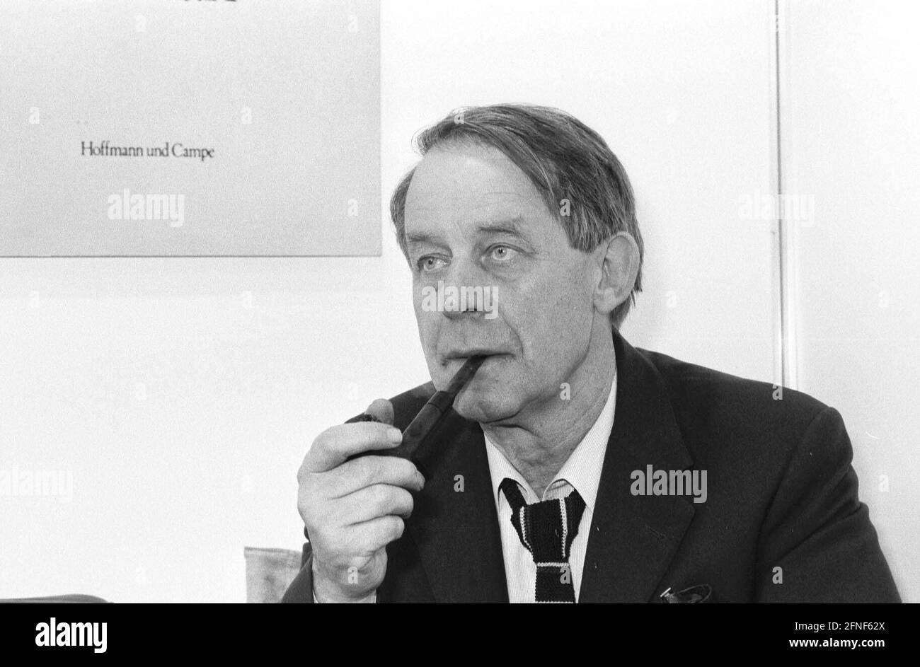"Lo scrittore tedesco SIEGFRIED LENZ ('Deutschstunde'', ''Heimatmuseum'', ''Über den Schmerz'') celebra il suo 75° compleanno il 17 marzo 2001. Lenz vive ad Amburgo ed è cittadino onorario della città anseatica. [traduzione automatizzata]" Foto Stock