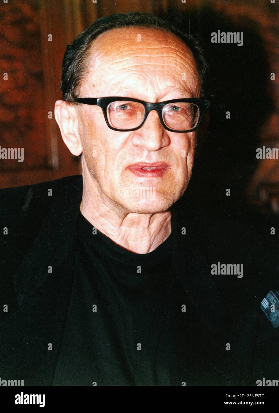 Heiner Müller, drammaturgo tedesco, scrittore e regista durante una conferenza stampa del Berliner Ensemble. [traduzione automatizzata] Foto Stock