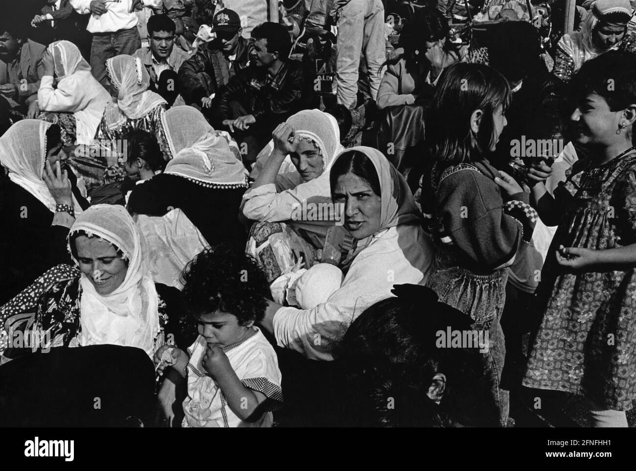 Migranti curdi in un festival folcloristico a Francoforte. [traduzione automatizzata] Foto Stock