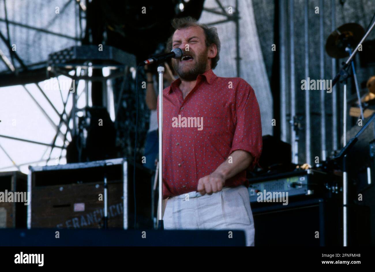 Joe Cocker, britischer Rock und Blues Sänger, bei einem Konzert, 1987. Joe Cocker, cantante britannico rock e blues, sul palco, 1987. Foto Stock