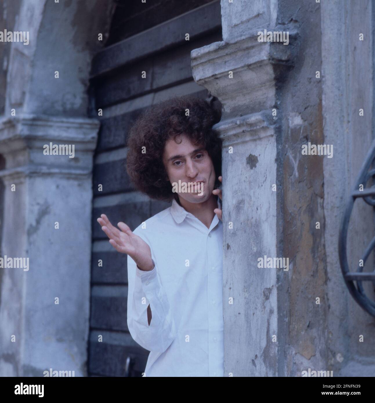 ANGELO BRANDUARDI, italienischer Musiker und Sänger, ein Cantautore, Ritratto, 1982. ANGELO BRANDUARDI, musicista e cantante italiano, cantautore, ritratto, 1982. Foto Stock