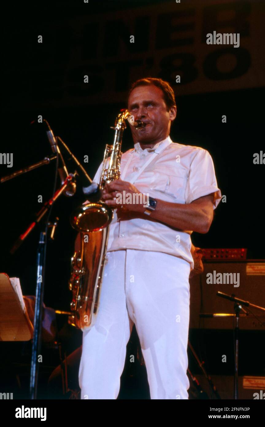 Stan Getz, amerikanischer Jazz-sassofonista, bei einem Auftritt, 1980. STAN GETZ, suonatore sassofono jazz americano, performance, 1980. Foto Stock