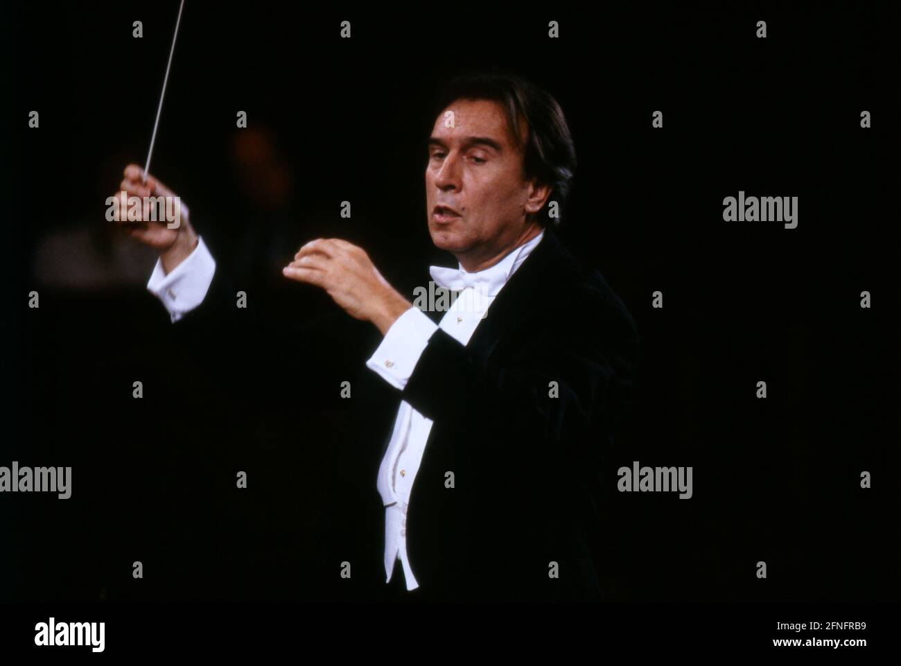 Direttore d'orchestra italiano claudio abbado immagini e fotografie stock  ad alta risoluzione - Alamy