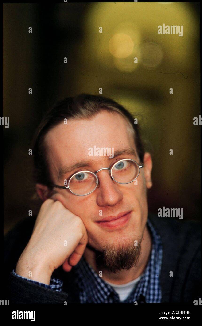 Germania, Berlino, 23.01.1998, Benjamin Hoff, in un corridoio del Parlamento prussiano, membro del PDS della Camera dei rappresentanti di Berlino (Parlamento prussiano), membro più giovane del parlamento, . [traduzione automatizzata] Foto Stock