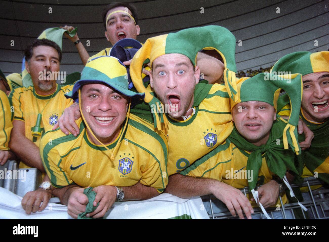 Partita di apertura della Coppa del mondo 1998: Brasile - Scozia 2:1/10.06.1998 a Parigi / St Denis. Fan del Brasile [traduzione automatizzata] Foto Stock