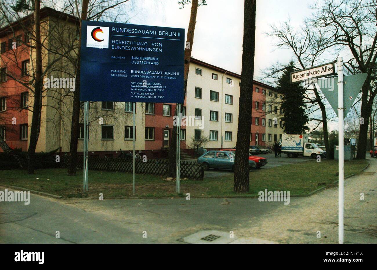 Berlino-Zehlendorf / ex appartamenti alleati / 1999 ex appartamenti dell'esercito degli Stati Uniti a Argentinische Allee / Truman Plaza.Charles H. Kind-Strasse. Sono stati rinnovati per i dipendenti federali, // alleati / distretti / USA / [traduzione automatizzata] Foto Stock