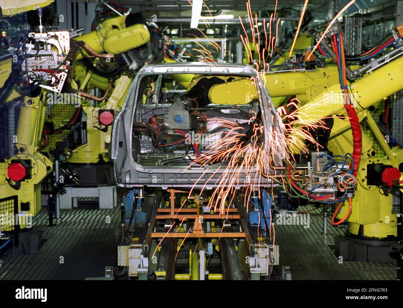 DEU , DEUTSCHLAND : produzione dell'Opel Astra presso lo stabilimento di Bochum , settembre 1998 [traduzione automatizzata] Foto Stock