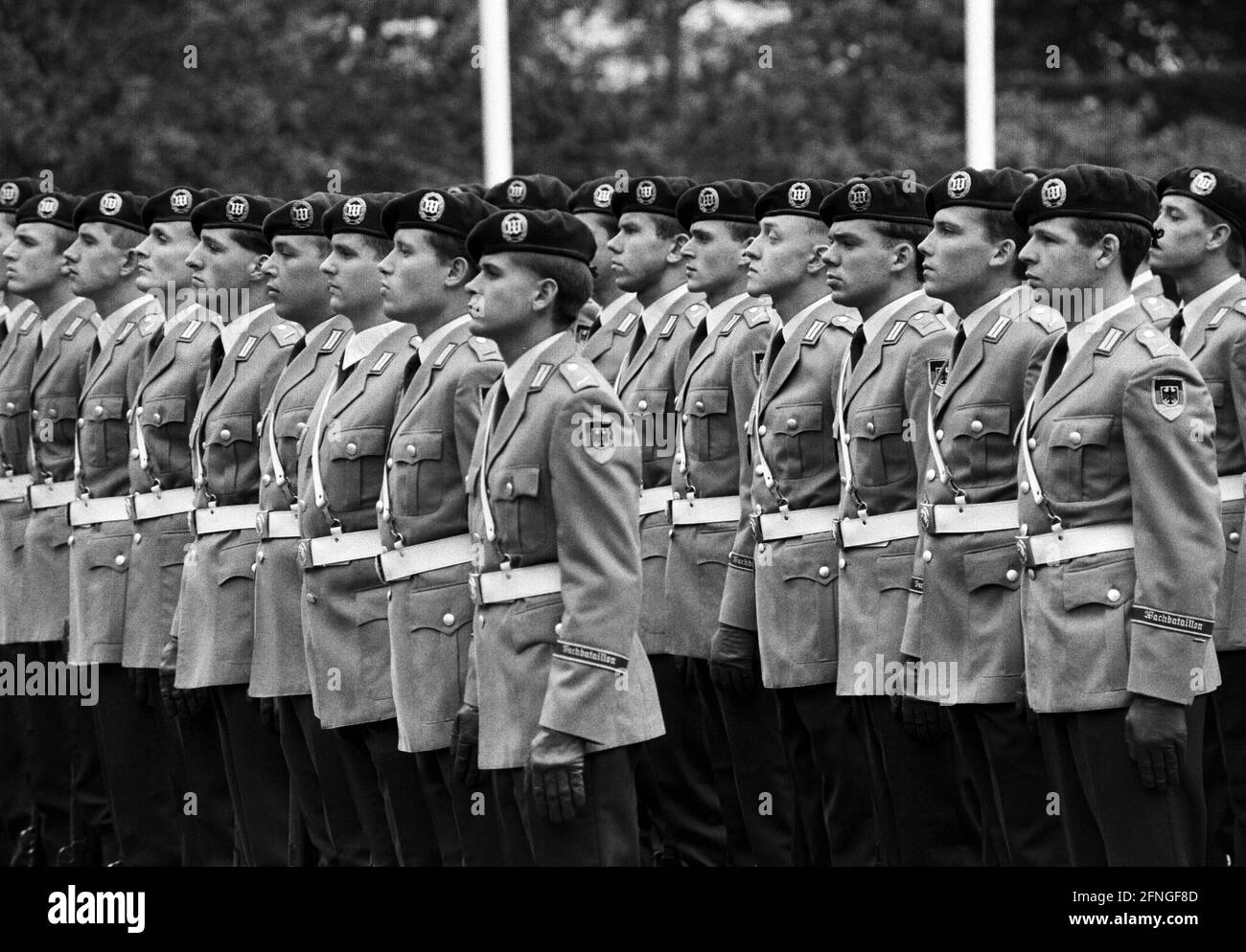 Germania, Bonn, 10.09.1990 Archive-No.: 20-25-03 state Visit Italy Photo: Soldati della Guardia Battaglione della Bundeswehr presso la Cancelleria federale [traduzione automatizzata] Foto Stock