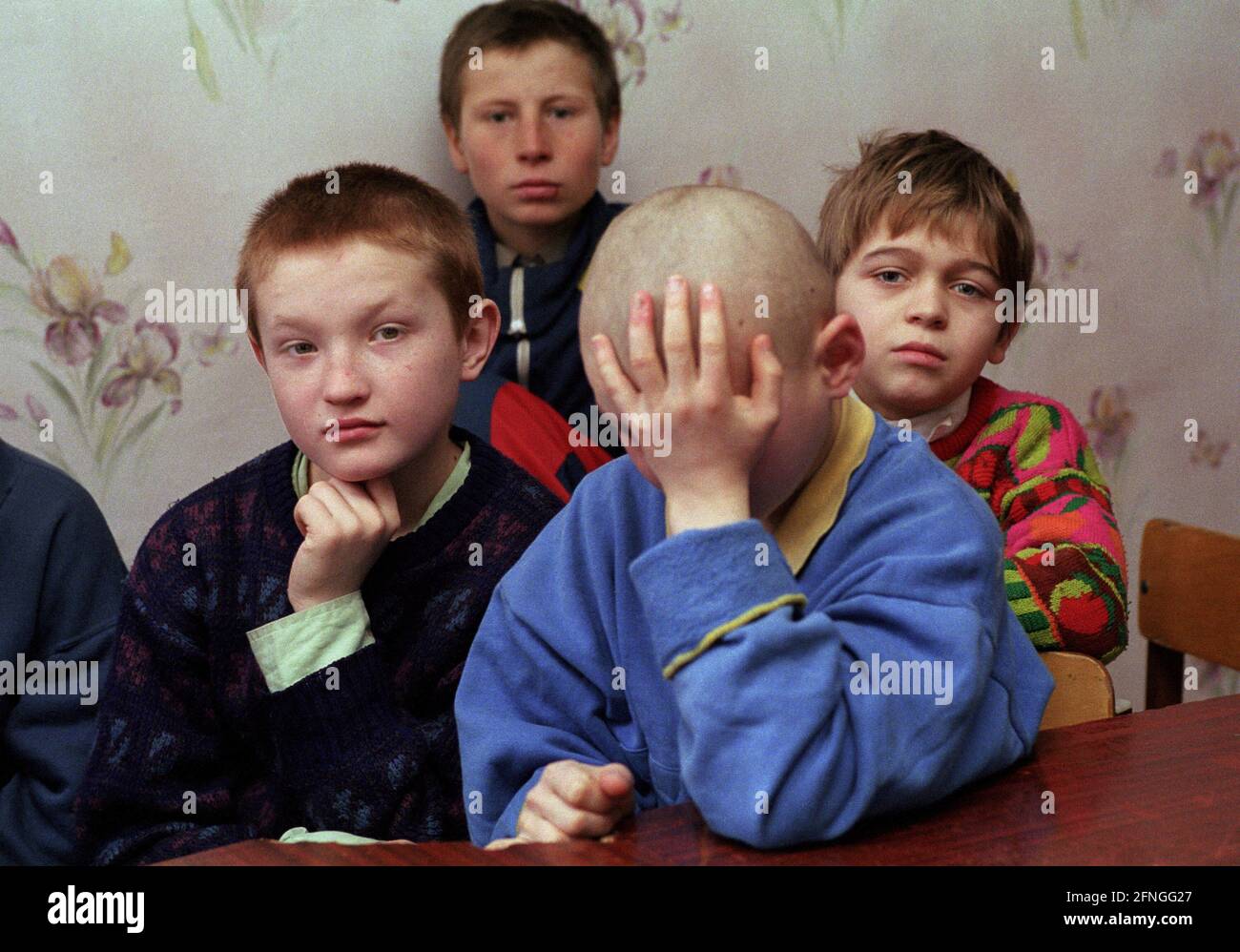 UKR , UCRAINA : Bambini in un riformatorio / riformatorio a Kiev , Febbraio 1999 [traduzione automatizzata] Foto Stock