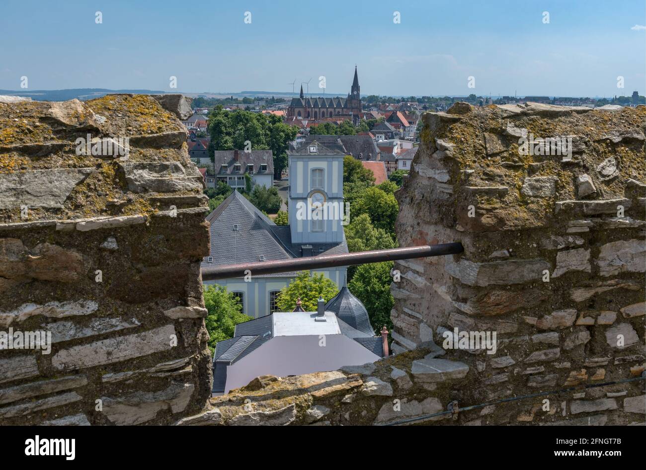 Vista dall'Adolfsturm del castello alla città di Friedberg, Assia, Germania Foto Stock