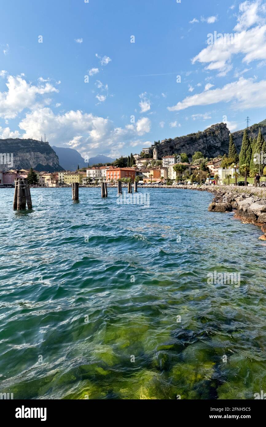Il paese di Torbole sul Lago di Garda. Provincia di Trento, Trentino Alto Adige, Italia, Europa. Foto Stock