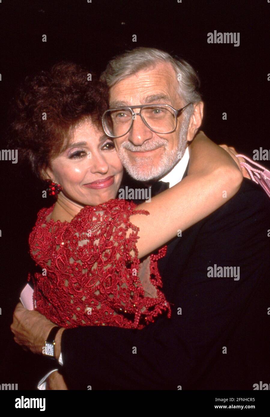 Rita Moreno e il marito Leonard Gordon all'ABC Affiliati cena al Century Plaza Hotel in Century City, California 14 giugno 1989 Credit: Ralph Dominguez/MediaPunch Foto Stock