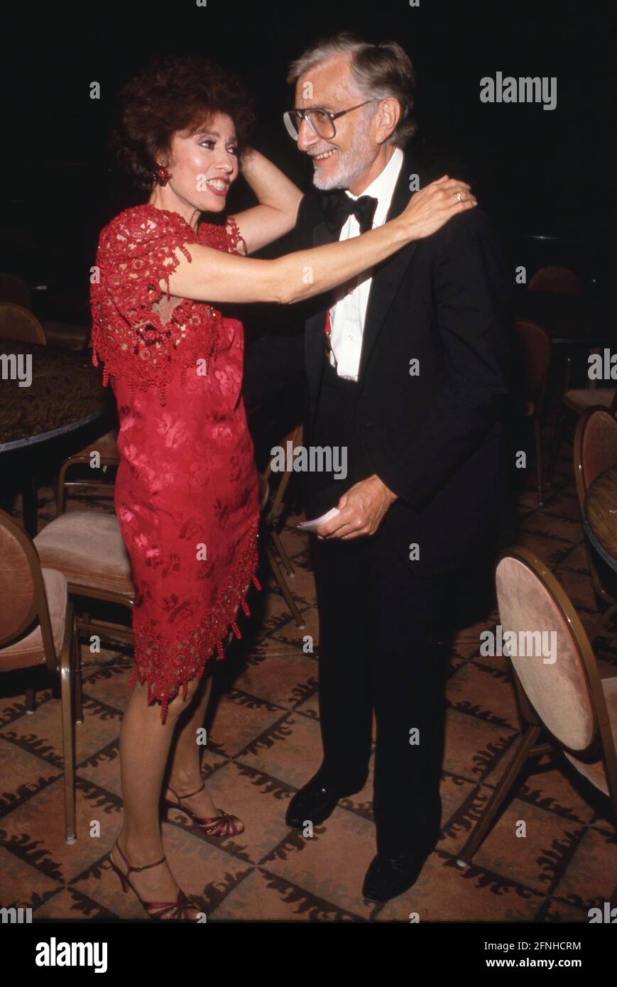 Rita Moreno e il marito Leonard Gordon all'ABC Affiliati cena al Century Plaza Hotel in Century City, California 14 giugno 1989 Credit: Ralph Dominguez/MediaPunch Foto Stock