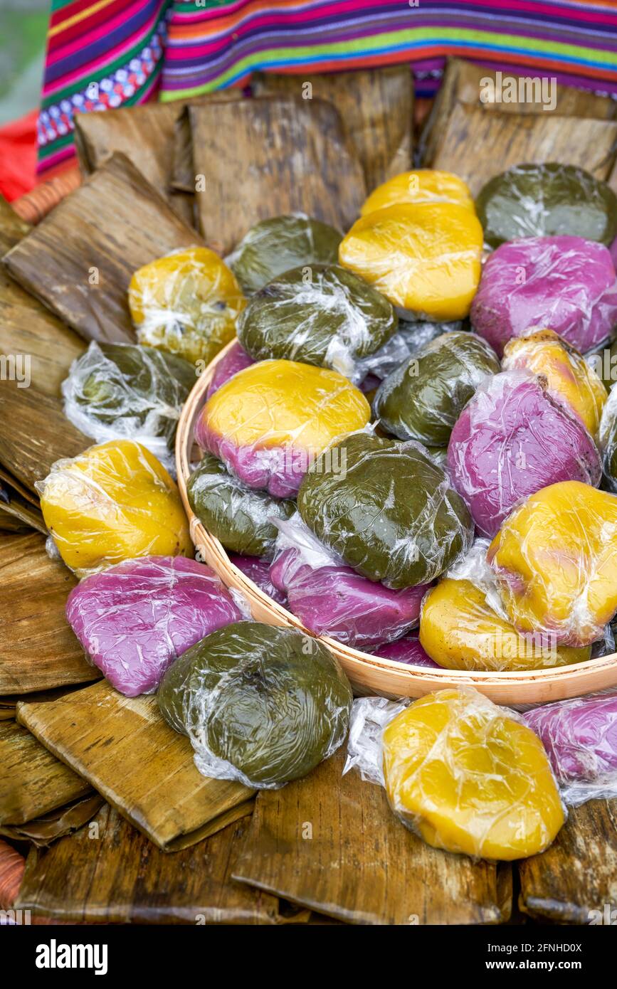 Guangxi specialità etniche, torte di riso glutinose colorate Foto Stock