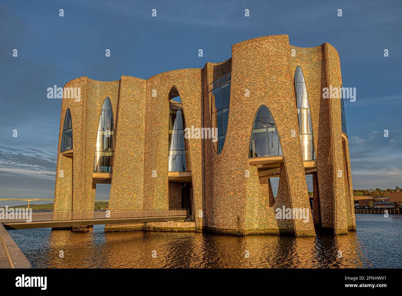 Sole nel tardo pomeriggio sull'iconico edificio Frordenhus Vejle, Danimarca, 10 maggio 2021 Foto Stock