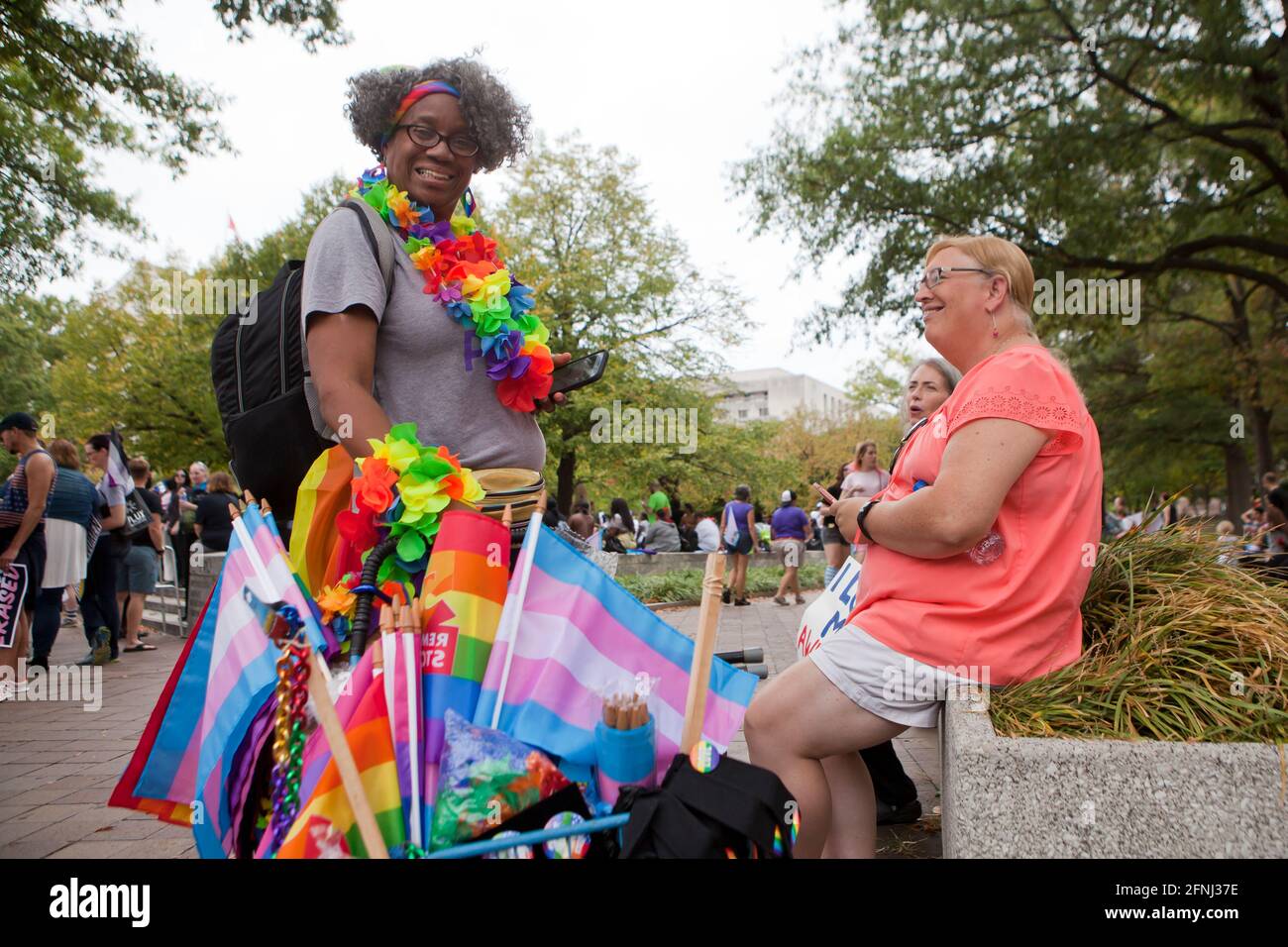 28 settembre 2019 - Washington, DC USA: Gli attivisti dei diritti Tansgender e la famiglia si riuniscono per aumentare la consapevolezza durante la marcia Nazionale Trans Visibility Foto Stock