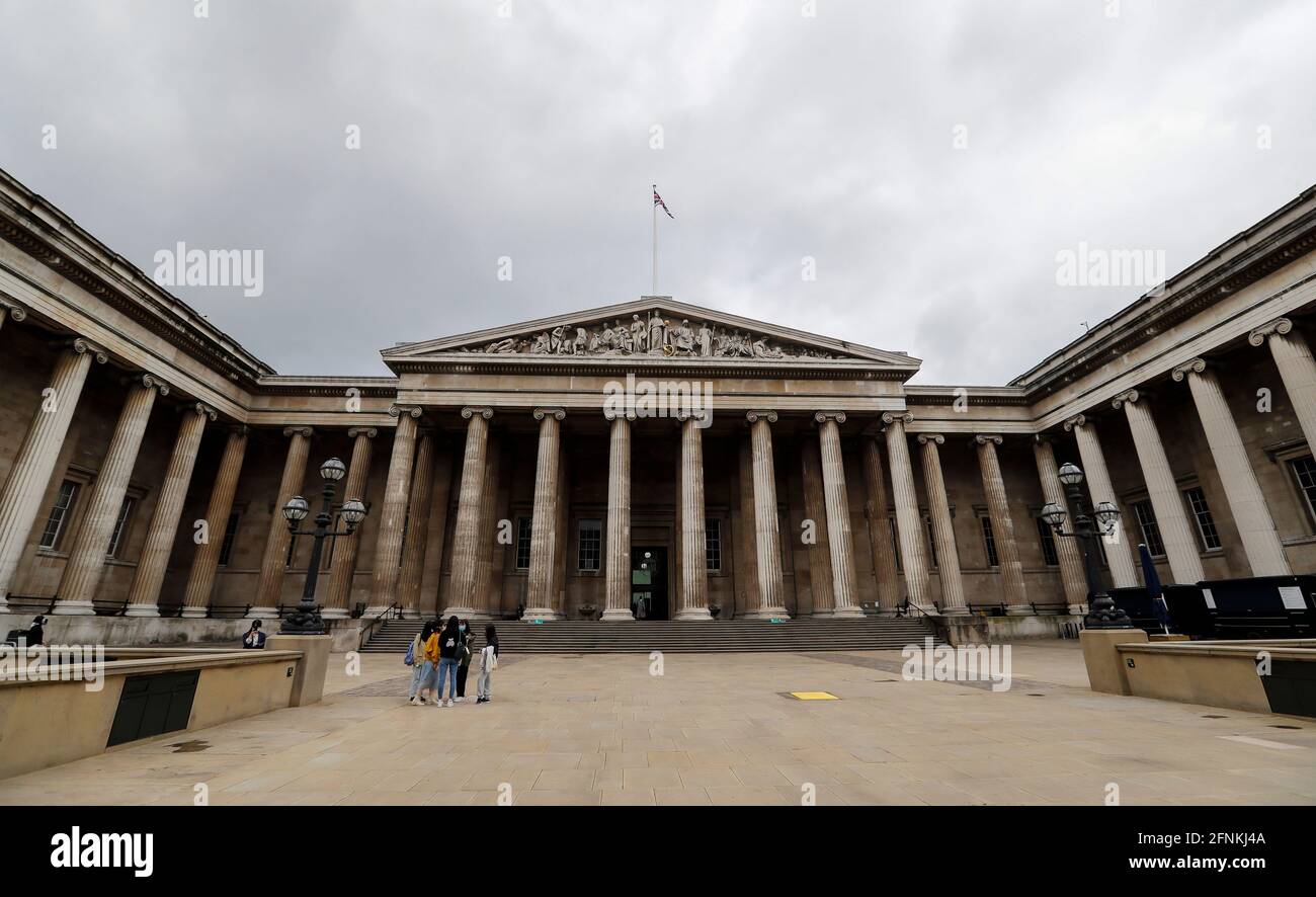 Londra, Regno Unito. 17 maggio 2021. Foto scattata il 17 maggio 2021 mostra una vista generale del British Museum di Londra, Gran Bretagna. Il British Museum ha riaperto al pubblico lunedì. Credit: Han Yan/Xinhua/Alamy Live News Foto Stock