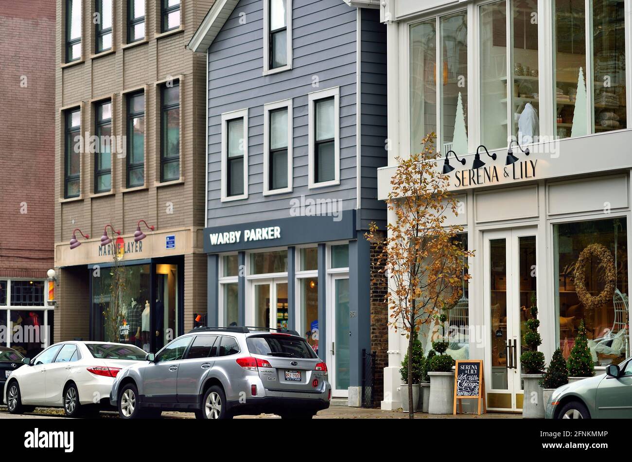 Chicago, Illinois, Stati Uniti. Negozi e boutique lungo una sezione di Armitage Avenue vicino alla stazione Armitage L sul lato nord-ovest della città. Foto Stock