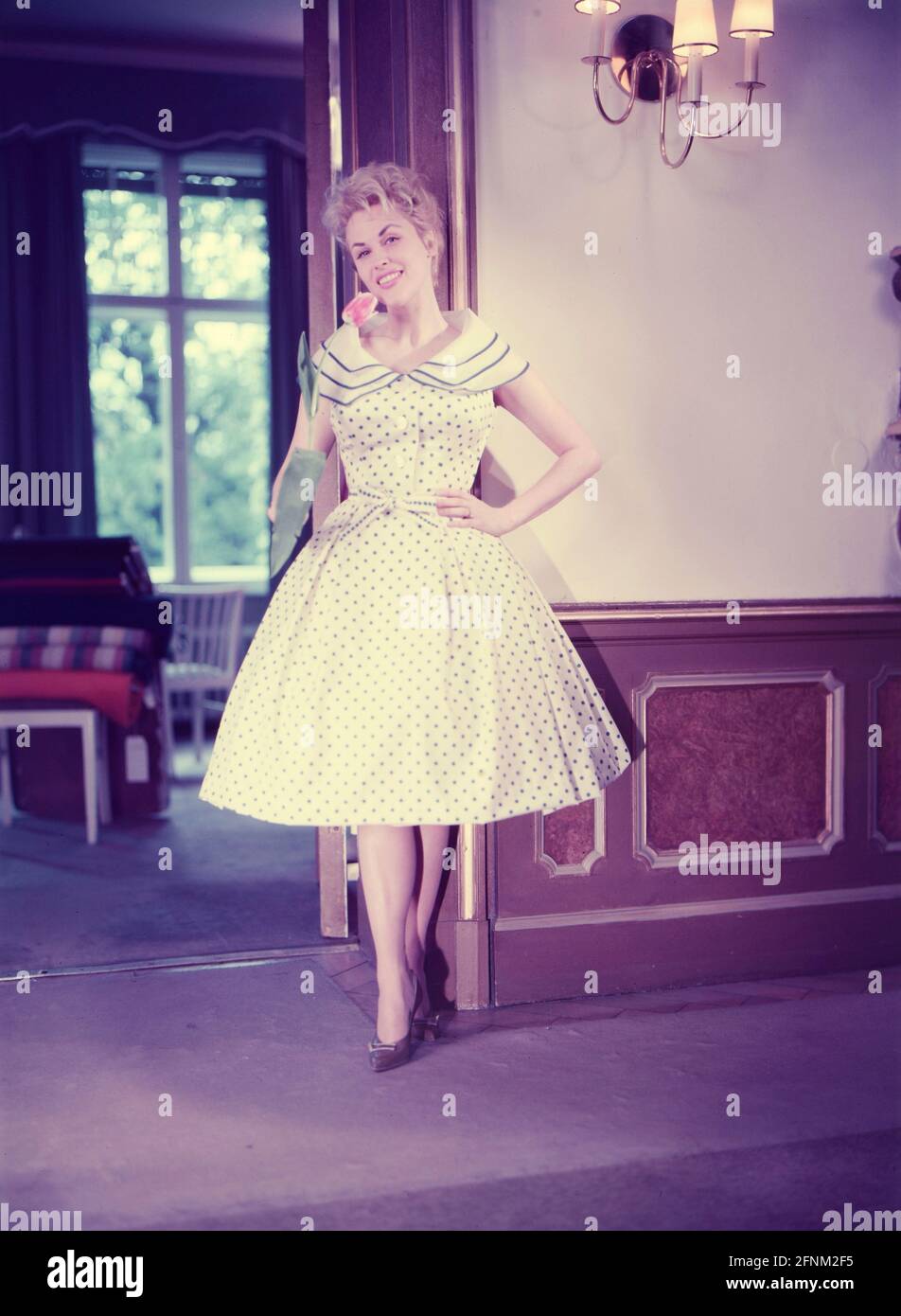 Johns, Bibi, * 21.1.1929, cantante-attrice svedese, a lunghezza intera, INFORMAZIONI-AGGIUNTIVE-DIRITTI-AUTORIZZAZIONE-NON-DISPONIBILI Foto Stock