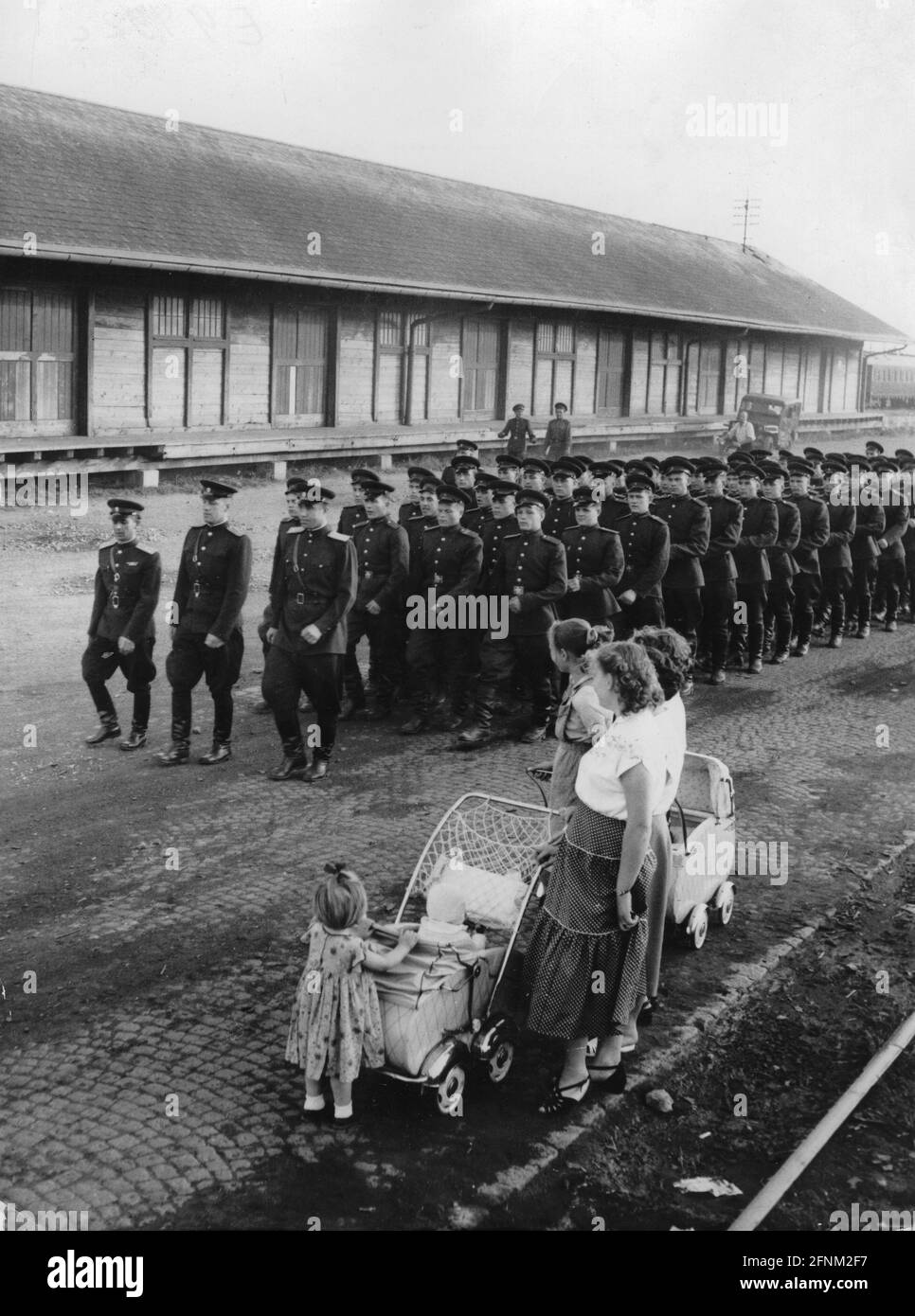 Geografia / viaggio, Austria, periodo post-bellico, ritiro delle forze di occupazione, DIRITTI-AGGIUNTIVI-AUTORIZZAZIONE-INFO-NON-DISPONIBILE Foto Stock