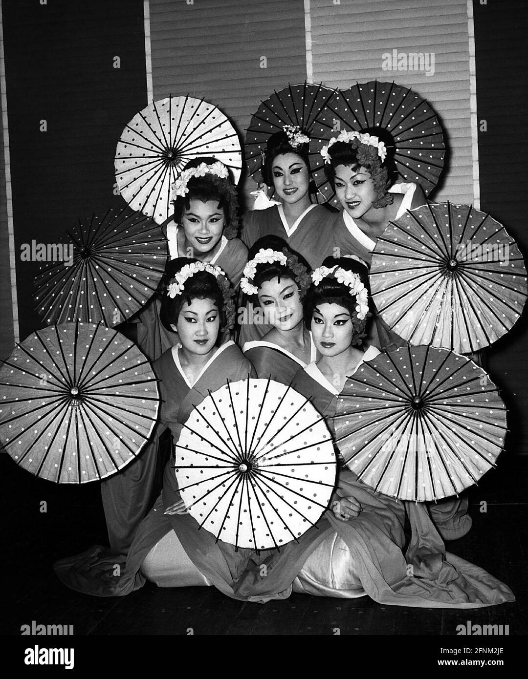 Geografia / viaggio, Giappone, persone, donne, ballerini a Londra, 1960, INFORMAZIONI-AGGIUNTIVE-DI-AUTORIZZAZIONE-DIRITTI-NON-DISPONIBILI Foto Stock