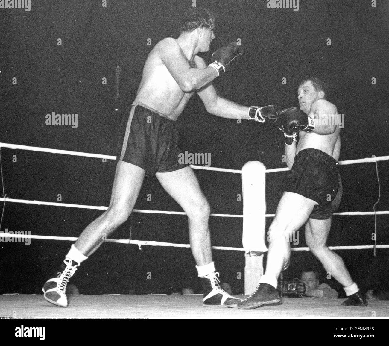 Sport, pugilato, campionato europeo di peso pesante 1952, DIRITTI-AGGIUNTIVI-CLEARANCE-INFO-NON-DISPONIBILE Foto Stock