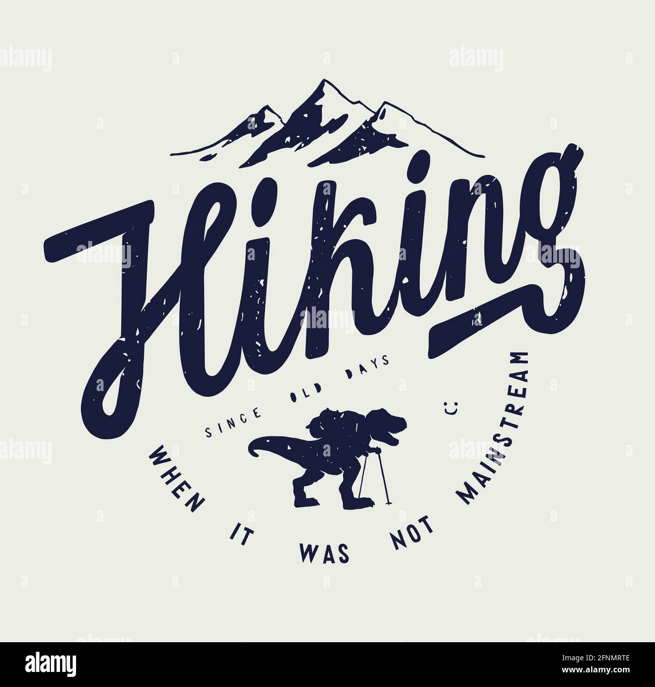 Escursioni Dino. Dinosauro T-rex con uno zaino che viaggia in montagna. Scritta vintage con stampa t-shirt. Illustrazione Vettoriale