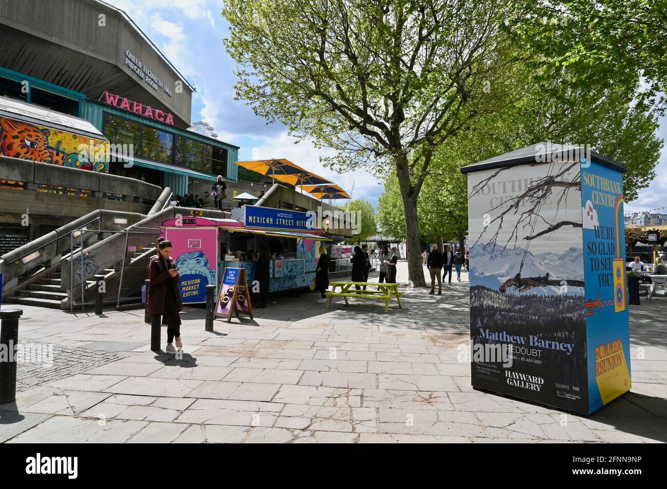 Londra, Regno Unito. A seguito dell'allentamento delle restrizioni di blocco il 17 maggio 2021, la gente comincia a ritornare per le strade di Londra. Southbank, Westminster. Credit: michael melia/Alamy Live News Foto Stock