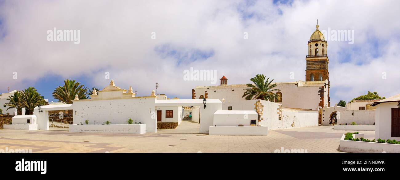 Impressioni di viaggio da Teguise, l'ex capitale nel nord dell'isola delle Canarie Lanzarote. Foto Stock