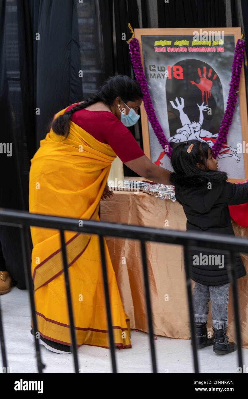 Londra 18 maggio 2021 una protesta di fronte a Downing Street, Londra contro il presunto 'genocidio Tamil' dallo stato dello Sri Lanka di Eelam Tamils Credit: Ian Davidson/Alamy Live News Foto Stock