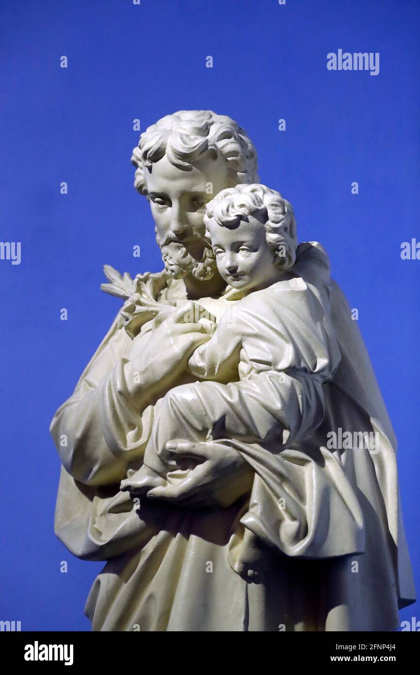 Cattedrale di Aix-en-Provence. San Giuseppe con gesù infante in armi. Statua. Aix-en-Provence. Francia. Foto Stock