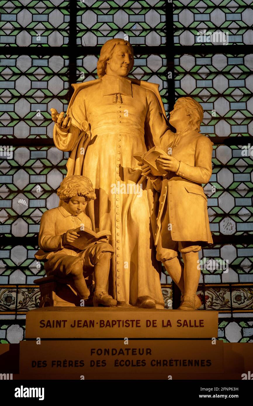 Statua di Saint Jean-Baptiste de la Salle nella basilica di saint Sulpice, Parigi, Francia Foto Stock