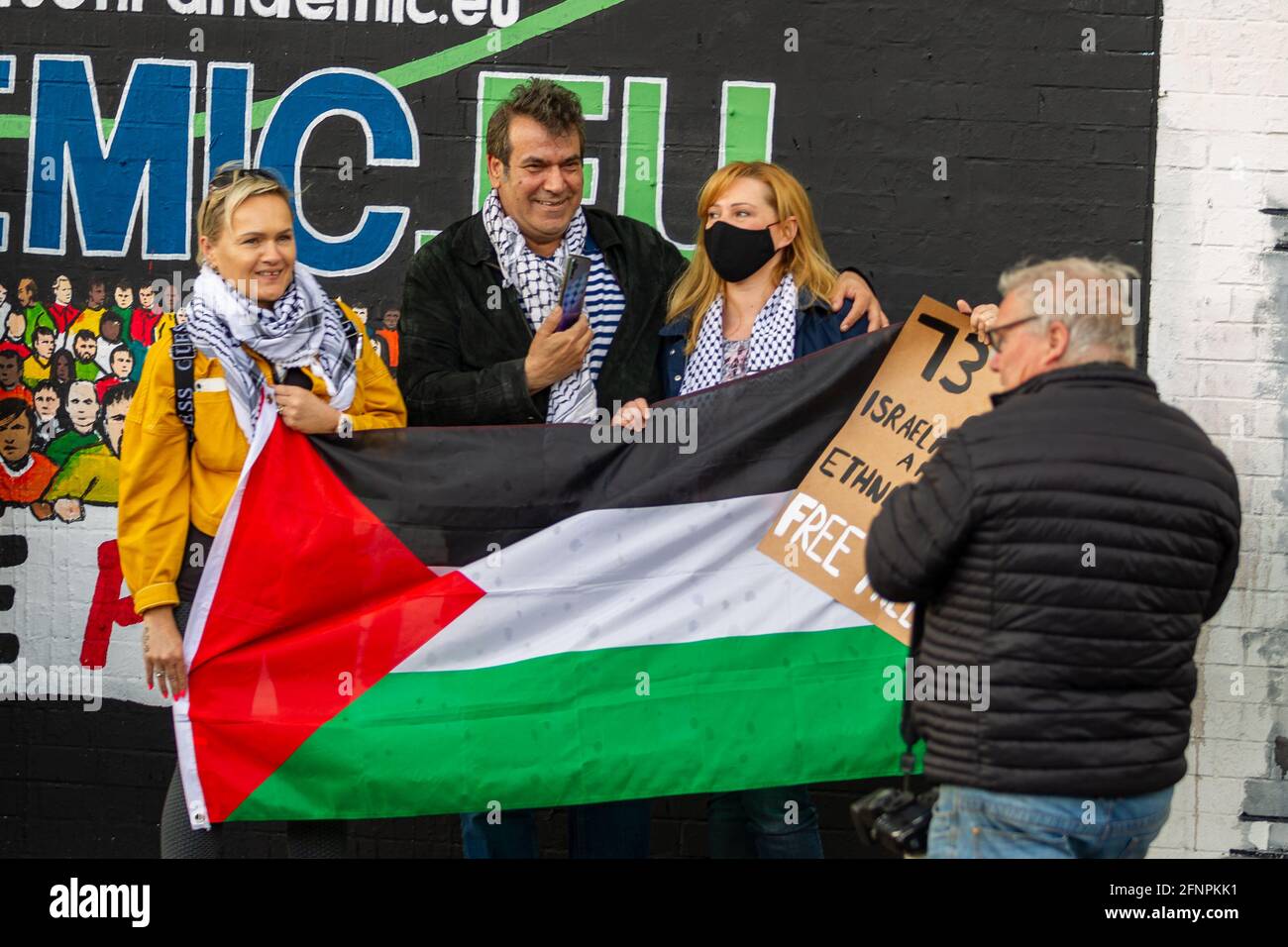 Belfast, Regno Unito. 18 maggio 2021: I manifestanti hanno partecipato ad un raduno a sostegno del popolo palestinese Foto Stock