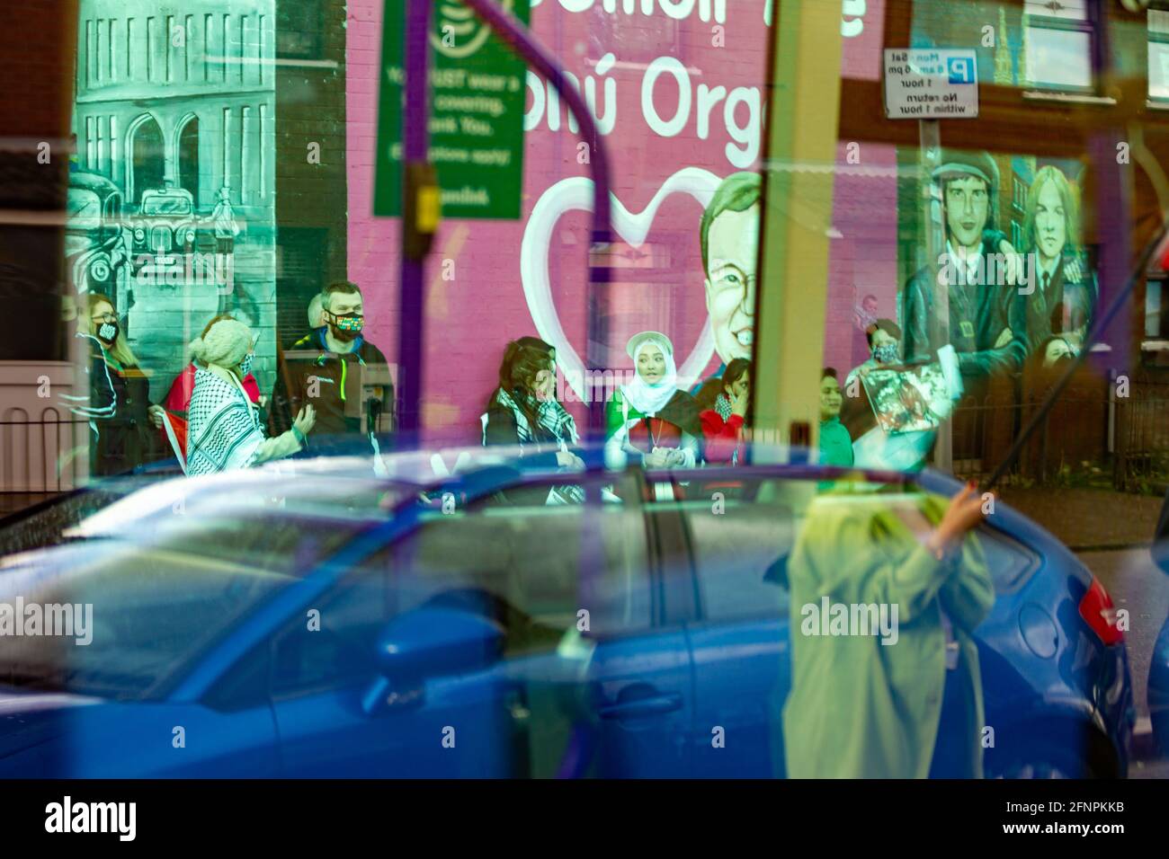 Belfast, Regno Unito. 18 maggio 2021: I manifestanti hanno partecipato ad un raduno a sostegno del popolo palestinese Foto Stock