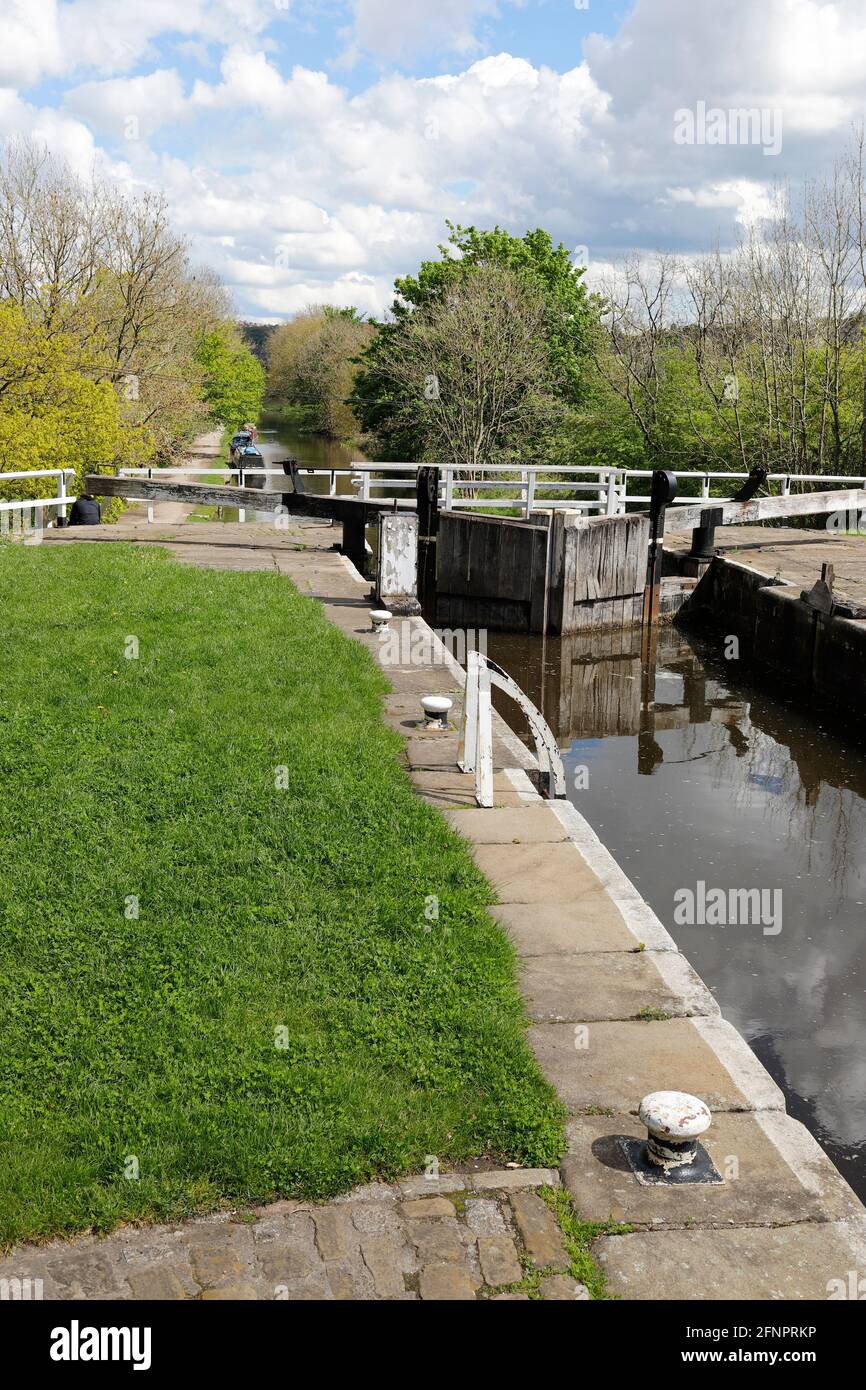 Hirst Lock a Saltaire sul canale Leeds Liverpool Foto Stock