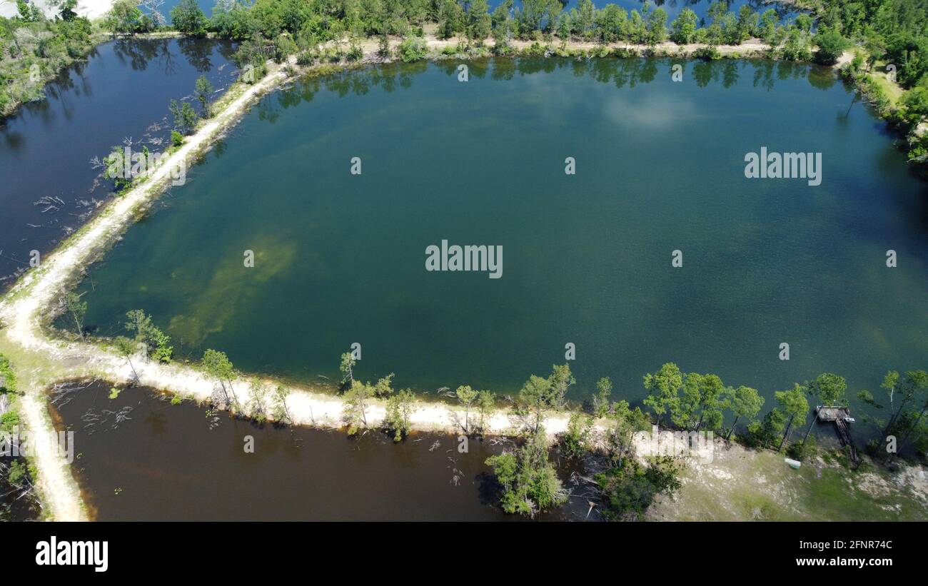 Foto aerea di stagni e laghi in Florida scattata da drone in 4k Foto Stock