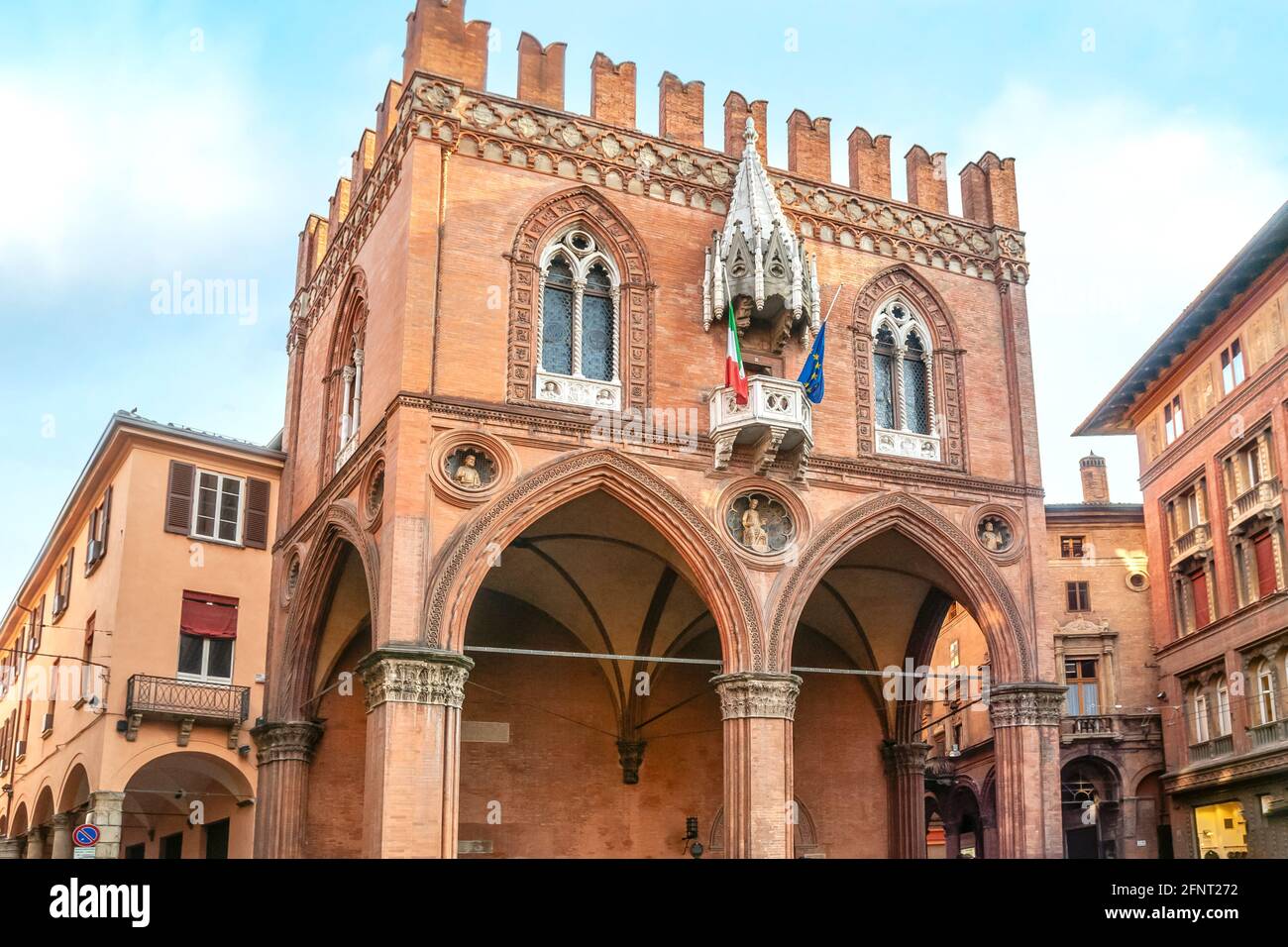 Loggia Mercanzia nel centro storico di Bologna, Emilia-Romagna, Italia Foto Stock