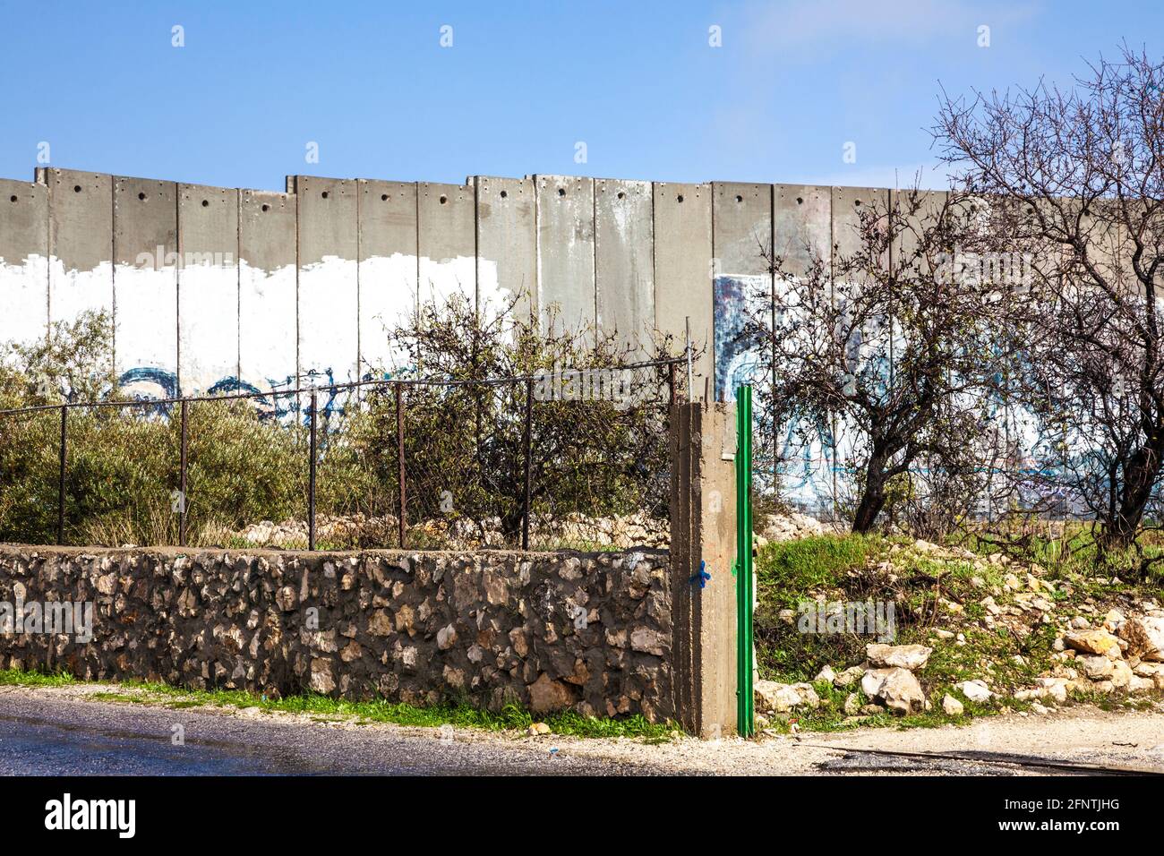 Parte della barriera israeliana della Cisgiordania vicino a Betlemme. Foto Stock