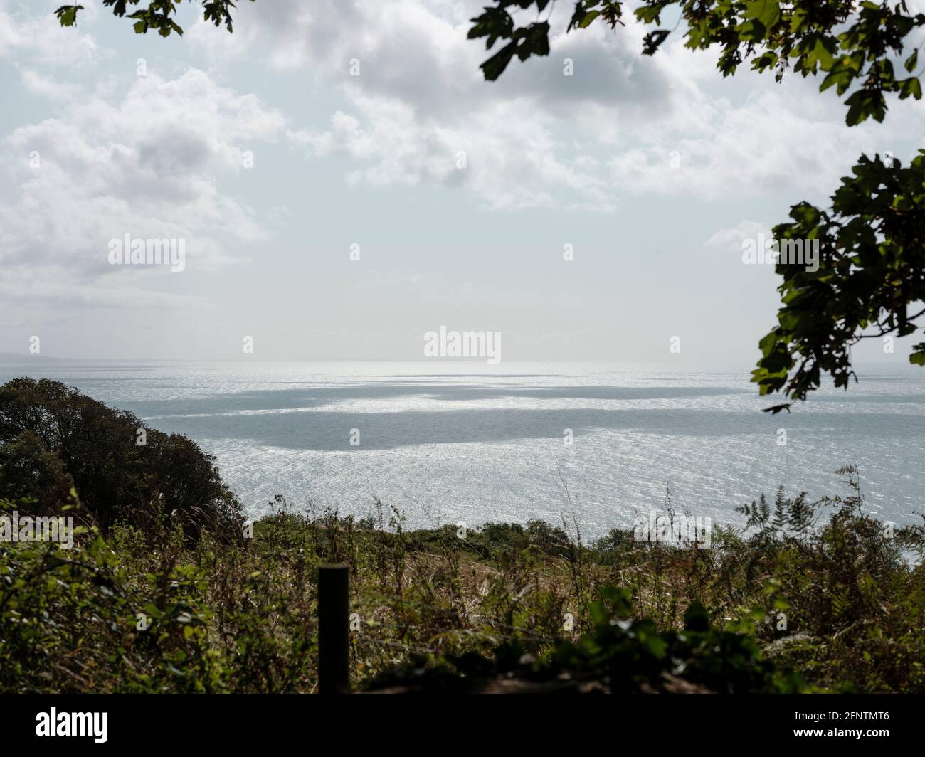 Vista che domina la Manica, Lyme Regis, Dorset, Regno Unito, 2019. Foto Stock