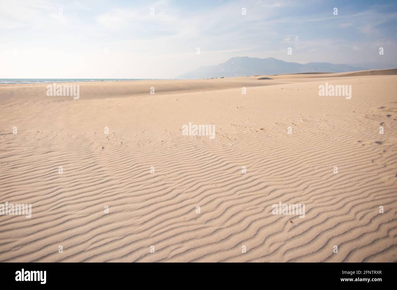 Deserto sfondo Paesaggio con onde di sabbia Foto Stock