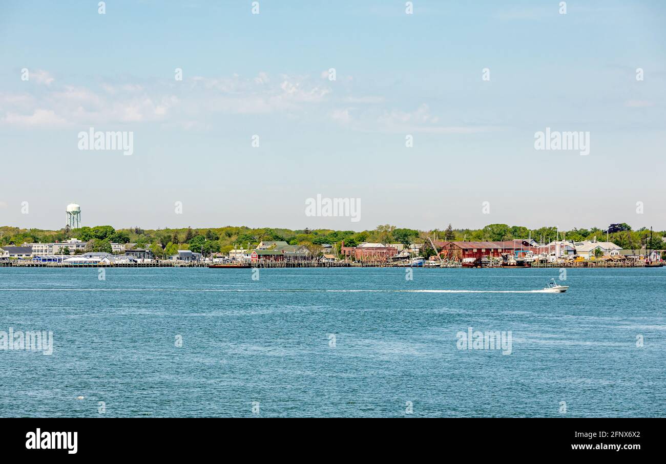 Paesaggio di Greenport da Shelter Island, NY Foto Stock