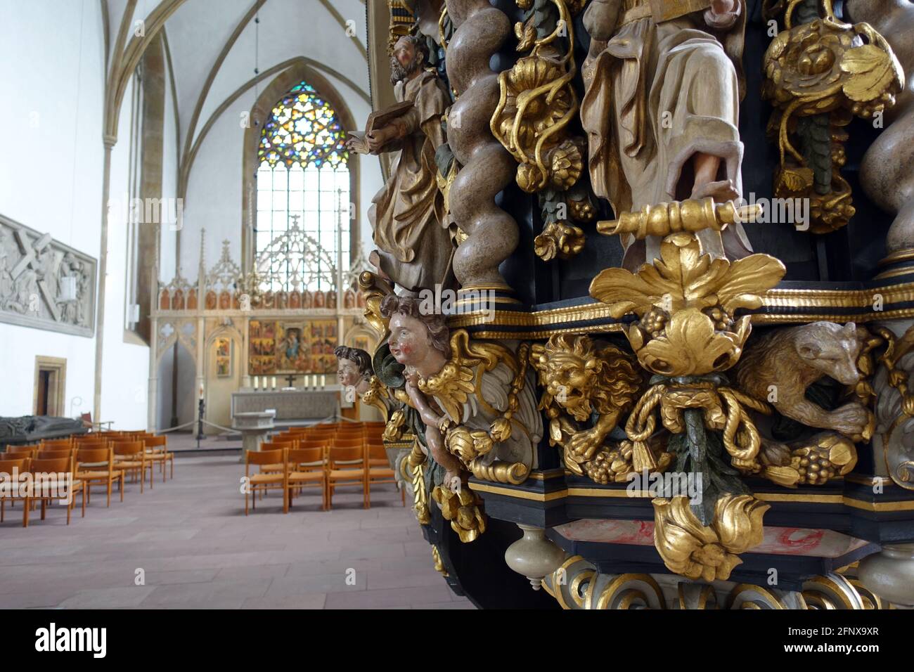 evangelische Neustädter Marienkirche aus dem 15. Jahrhundert - Barocke Kanzel aus dem 17. Jahrhundert, Bielefeld, Nordrhein-Westfalen, Germania Foto Stock