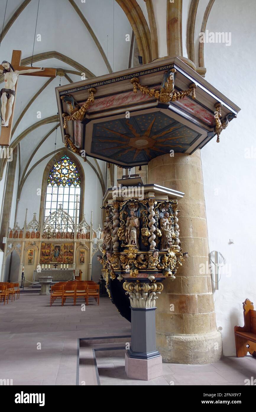evangelische Neustädter Marienkirche aus dem 15. Jahrhundert - Barocke Kanzel aus dem 17. Jahrhundert, Bielefeld, Nordrhein-Westfalen, Germania Foto Stock